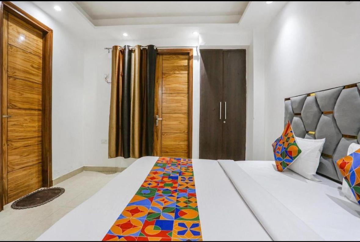Hotel Aiims Нью-Дели Экстерьер фото