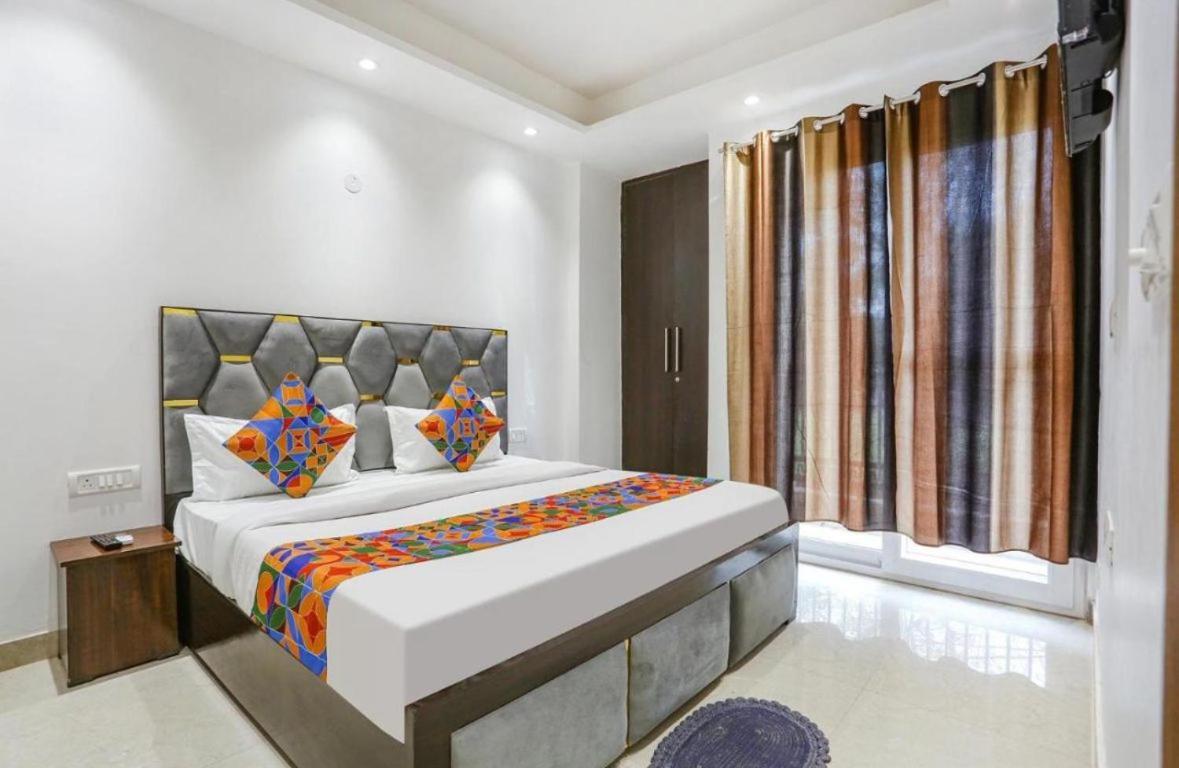 Hotel Aiims Нью-Дели Экстерьер фото